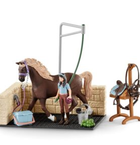 Schleich - Jezdecký klub, Mycí box s Emily a Lunou