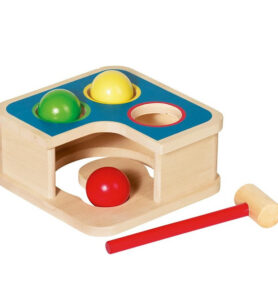 Zatloukačka - Dřevěná s koulemi 2v1 (Goki)