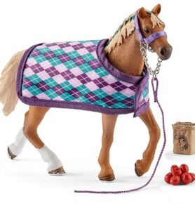 Schleich - Kůň, Anglický plnokrevník s příslušenstvím