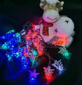 DZL Solární řetěz 40 LED Stromečky, různé barvy Barva: RGB - barevná