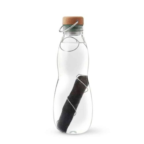 Black + Blum Skleněná láhev na vodu s aktivním uhlím olive 650ml