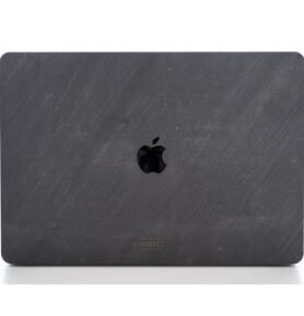 WoodWe ochranný kryt z pravého tmavého kamene na Macbook Air 15"