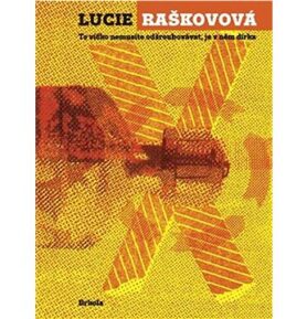 To víčko nemusíte odšroubovávat, je v něm dírka