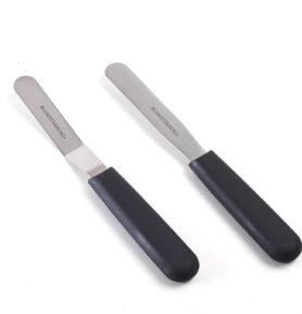 Blomsterbergs Kuchyňská stěrka na polevu a dorty 11 cm (2 ks)