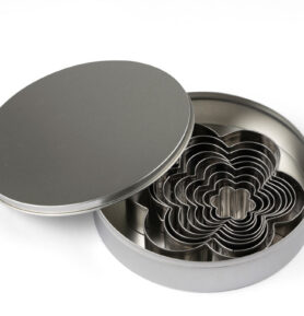 Blomsterbergs Vykrajovátko na sušenky Kytka (9 ks)