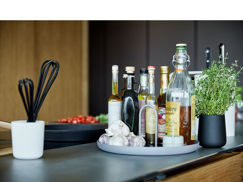 Zone Denmark Servírovací tác 30 cm Singles Warm Grey - Obrázek 2