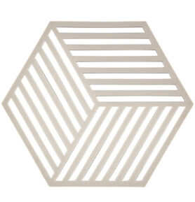 Zone Denmark Silikonová podložka pod horké Hexagon Warm Grey