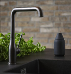 Zone Denmark Kuchyňský dávkovač mýdla Singles Black