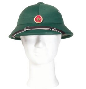 MIL-TEC helma VIETCONG TROPIC s odznakem ZELENÁ