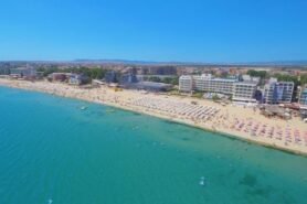 Dit Evrika Beach Club