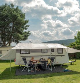 REIMO TENT Univerzální sluneční clona Como - 200 cm až 900 cm Varianta: Šířka: 200 cm, světle šedá