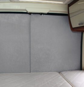 Tepelná clona Hindermann pro vysoké dvoudílné zadní dveře pro Fiat Ducato Varianta: světle šedá