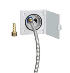 REICH Vodotěsná zásuvka odolná proti nárazu se sprchovou armaturou fiat bianco