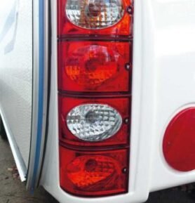 JOKON Montážní rám pro 4 moduly systému zadních světel Jokon, červený a chromový