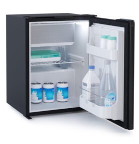 Kompresorová vestavná lednička Vitrifrigo C39i - černá, 39 litrů