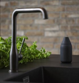 Zone Denmark Kuchyňský dávkovač mýdla Singles Black