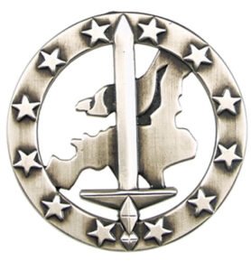 Bundeswehr odznak BW na baret EUROCORPS kovový