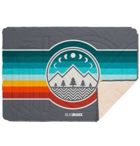 BUSBOXX Spací deka PILLOWBLANKET Design: Camp Vibes