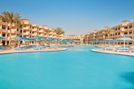 Amwaj Beach Club Resort & Aqua Park