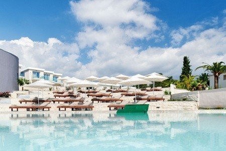 Alexandra Elegance Adults Friendly