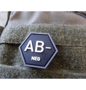 JACKETS TO GO nášivka hexagon krev AB NEG plast ČERNÁ SWAT