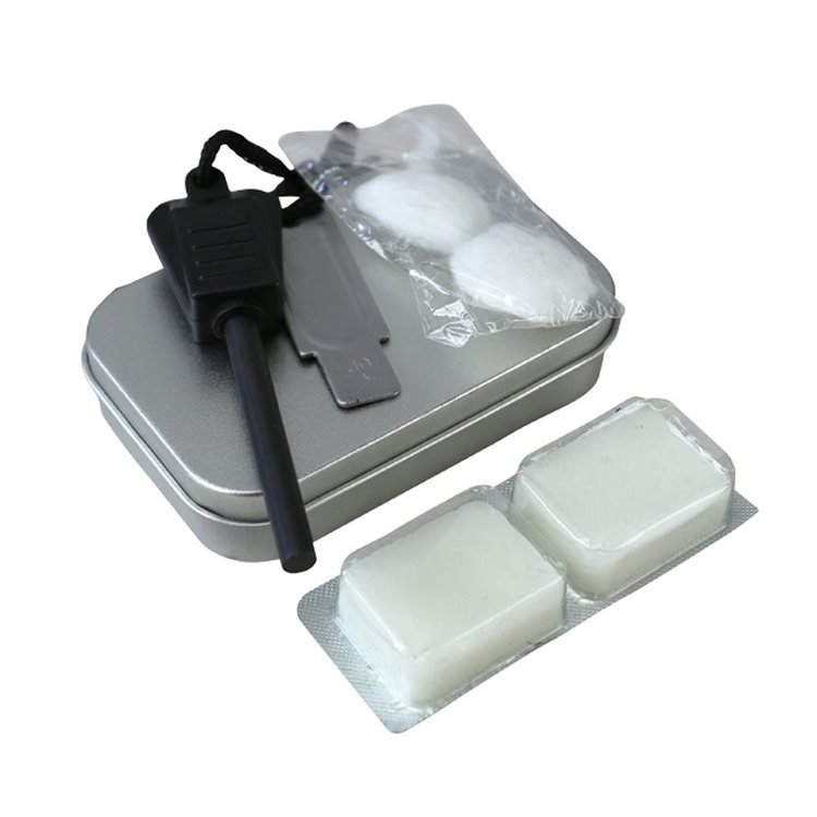 KOMBAT sada v krabiče s vybavením pro rozdělání ohně