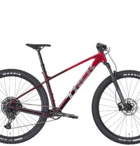 Trek Marlin 7 Gen 3 2026 M červená/bordó