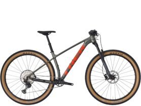 Trek Procaliber 8 2026 L šedá/červená