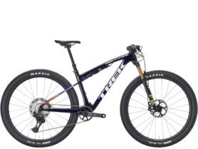 Trek Supercaliber SLR 9.8 XT Di2 Gen 2 2026 ML tmavě modrá