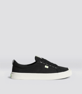 Cariuma OCA Low Black Canvas Sneaker - Black / Women 9.5 / Men 8