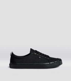 Cariuma OCA Low All Black Canvas Sneaker - All Black / Women 7.5 / Men 6
