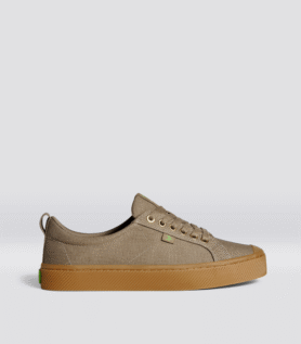 Cariuma OCA Low Gum Burnt Sand Canvas Sneaker - Gum/Burnt Sand / Women 8.5 / Men 7