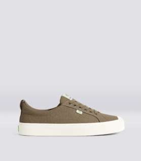Cariuma OCA Low Burnt Sand Canvas Sneaker - Burnt Sand / Women 10.5 / Men 9