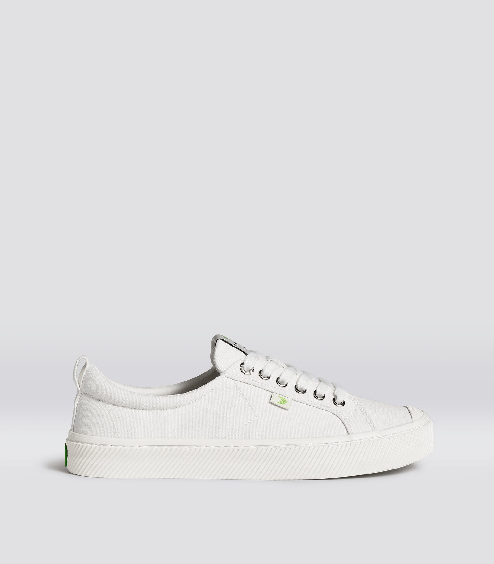Cariuma OCA Low Off-White Canvas Sneaker - Off-White / Women 9 / Men 7.5