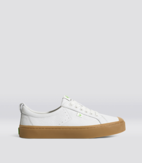 Cariuma OCA Low Gum White Premium Leather Sneaker - White / Women 10.5 / Men 9