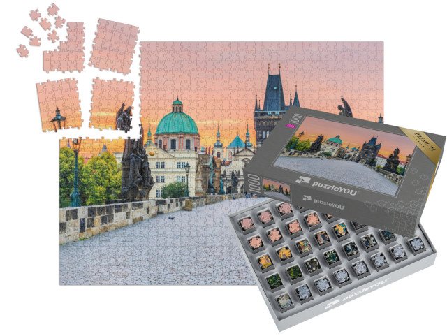 SMART SORTED® | Puzzle 1000 dílků „Karlův most a Staroměstská věž při východu slunce, Praha, Česká republika“