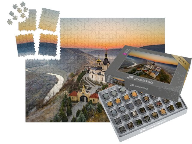 SMART SORTED® | Puzzle 1000 dílků „Klášter Orhei při východu slunce, Moldavsko“
