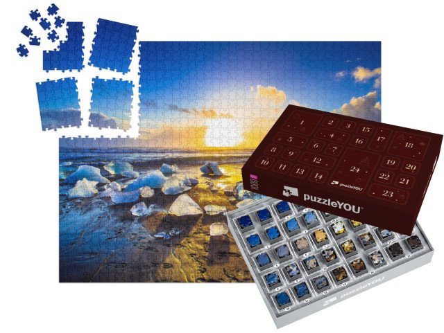 Adventní kalendář „Ledové útesy s černou písečnou pláží na pláži Jokulsarlon, Island“