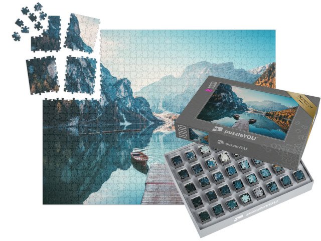 SMART SORTED® | Puzzle 1000 dílků „Lodě na jezeře Braies v Dolomitech, Jižní Tyrolsko, Itálie“
