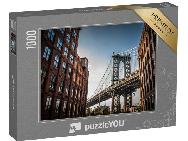 puzzle 1000 dílků „Manhattanský most z úzké uličky, léto v New Yorku, USA“