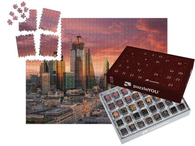 Adventní kalendář „Ohnivý západ slunce nad londýnskou finanční čtvrtí, Anglie“