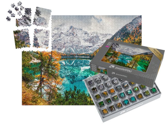 SMART SORTED® | Puzzle 1000 dílků „První sníh na jezeře Braies, Dolomity, Itálie“