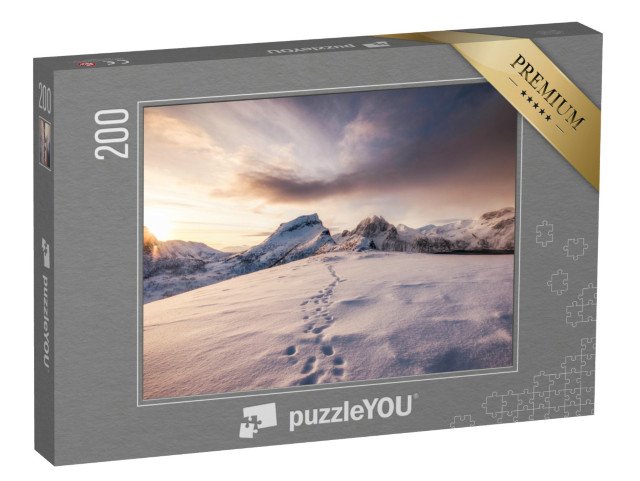puzzle 200 dílků „Stopy ve sněhu při východu slunce v horách“