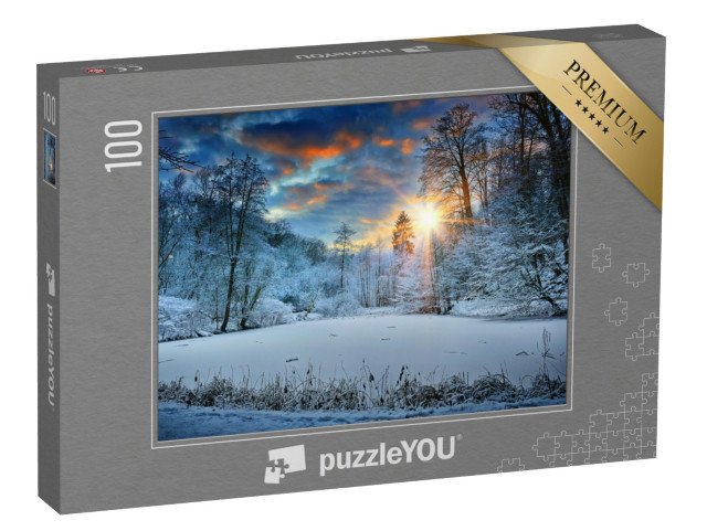 puzzle 100 dílků „Západ slunce nad zimním lesním jezerem“