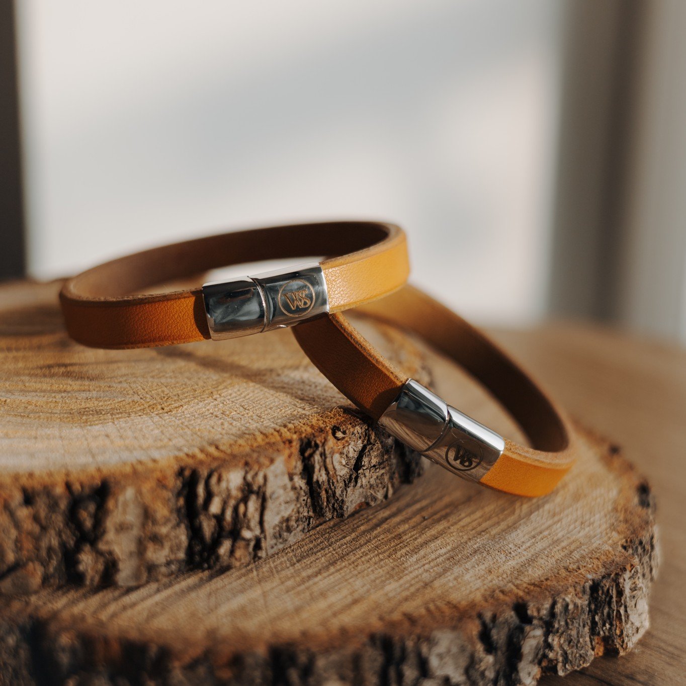Wood Style Kožený náramek se stříbrným zapínáním - caramel Velikost náramku: XL