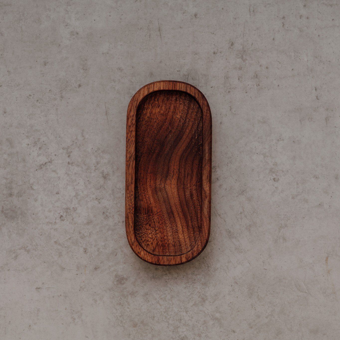 Wood Style Tácek ovál - Ořešák Velikost tácku: S