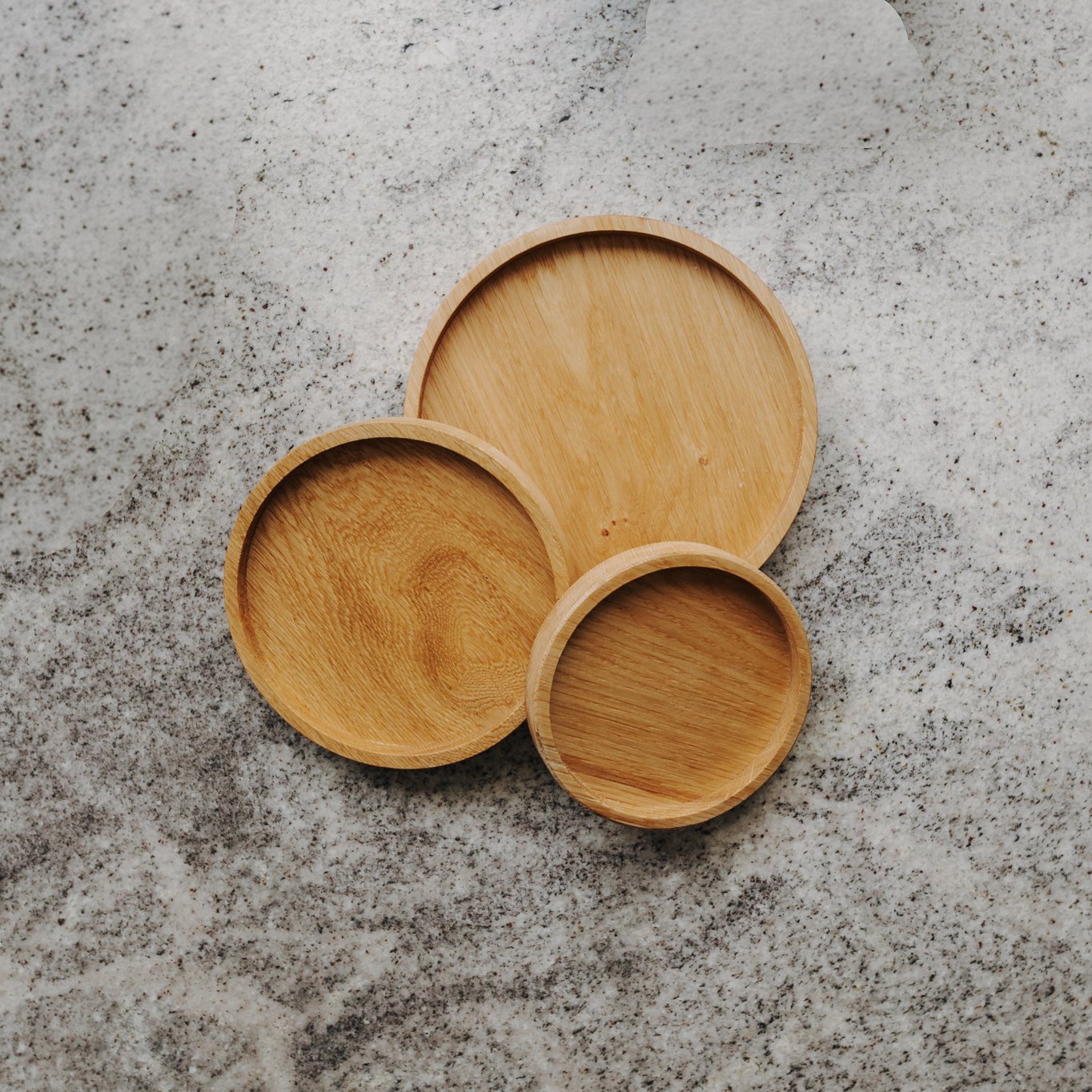 Wood Style Tácek kruh - DUB Velikost tácku: Sada třech velikostí