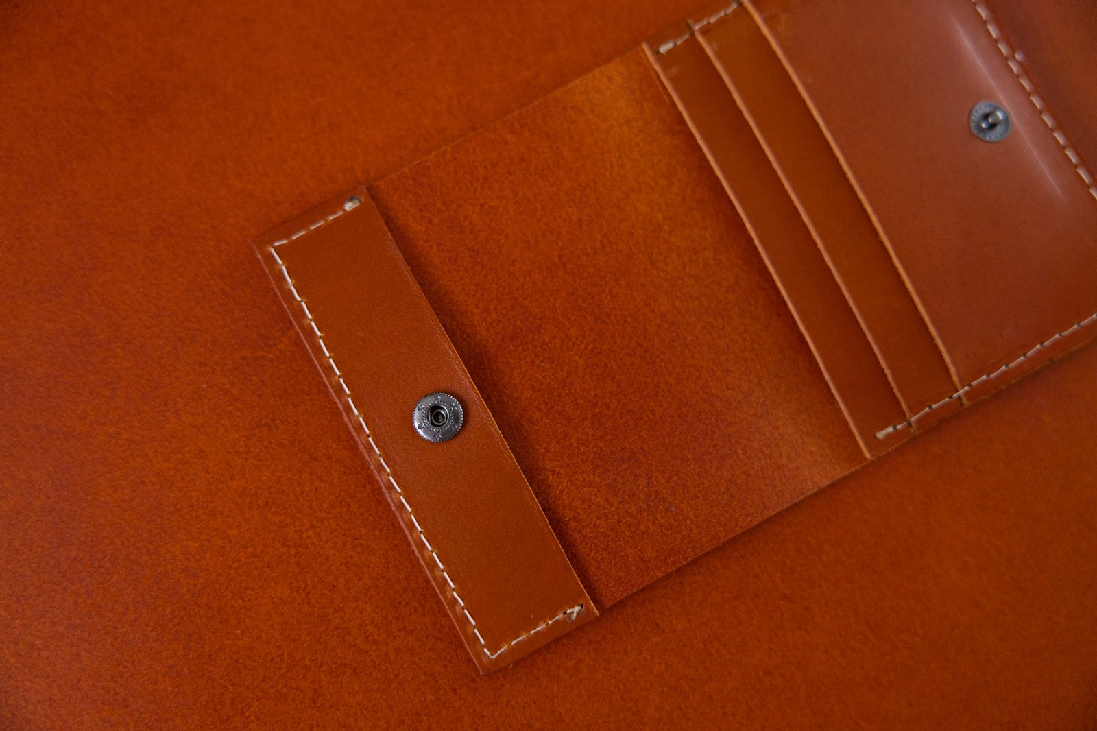 Wood Style Pouzdro na karty PUKAVEC - Caramel - Obrázek 2