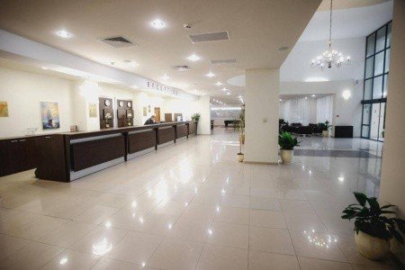 Sun Palace