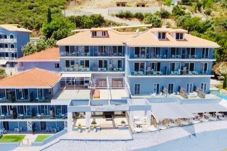Ponti Beach